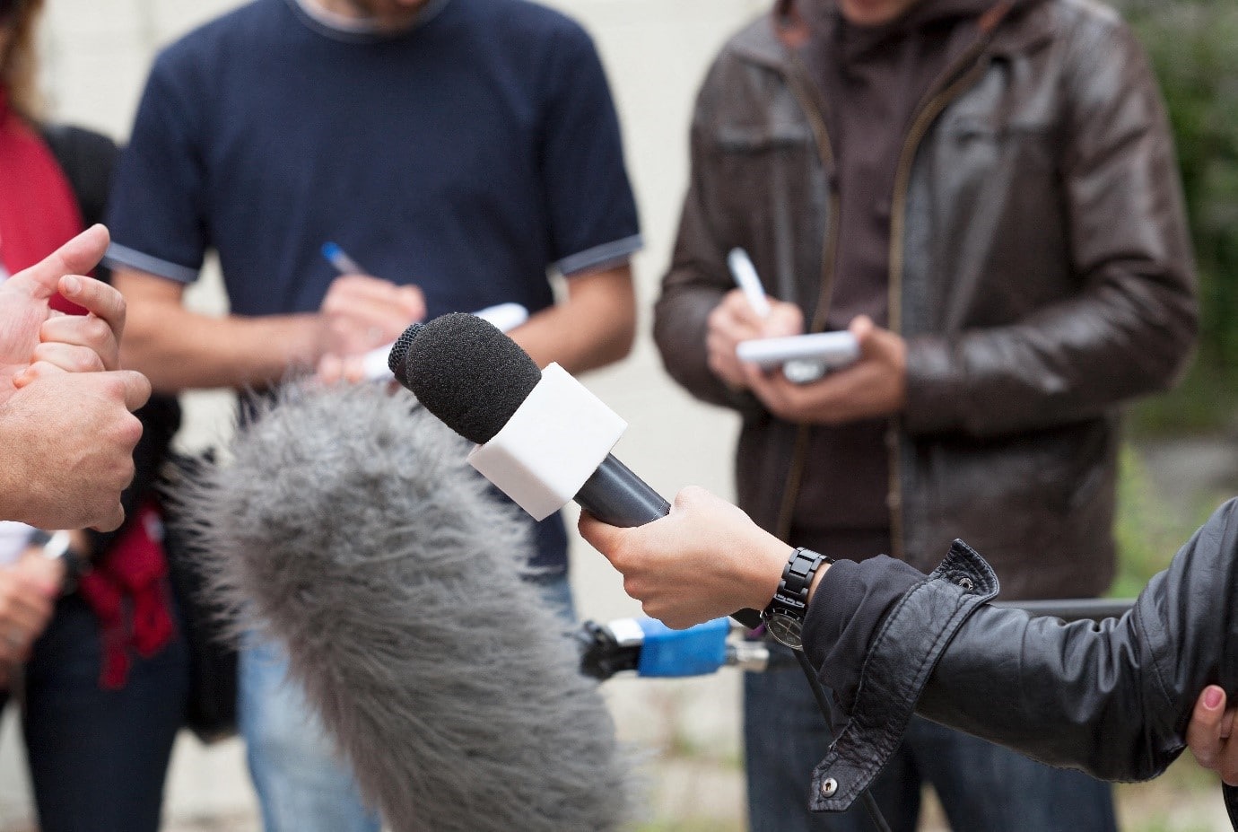 Rédaction d’articles, reportages, interview.
